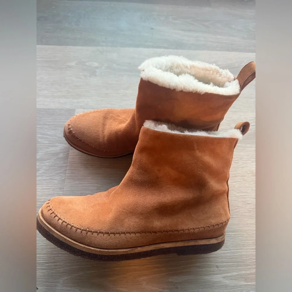 Jenni Kayne Suede Moc Shearling Lined Slip On Ankle Snow Boots Tan Size 36